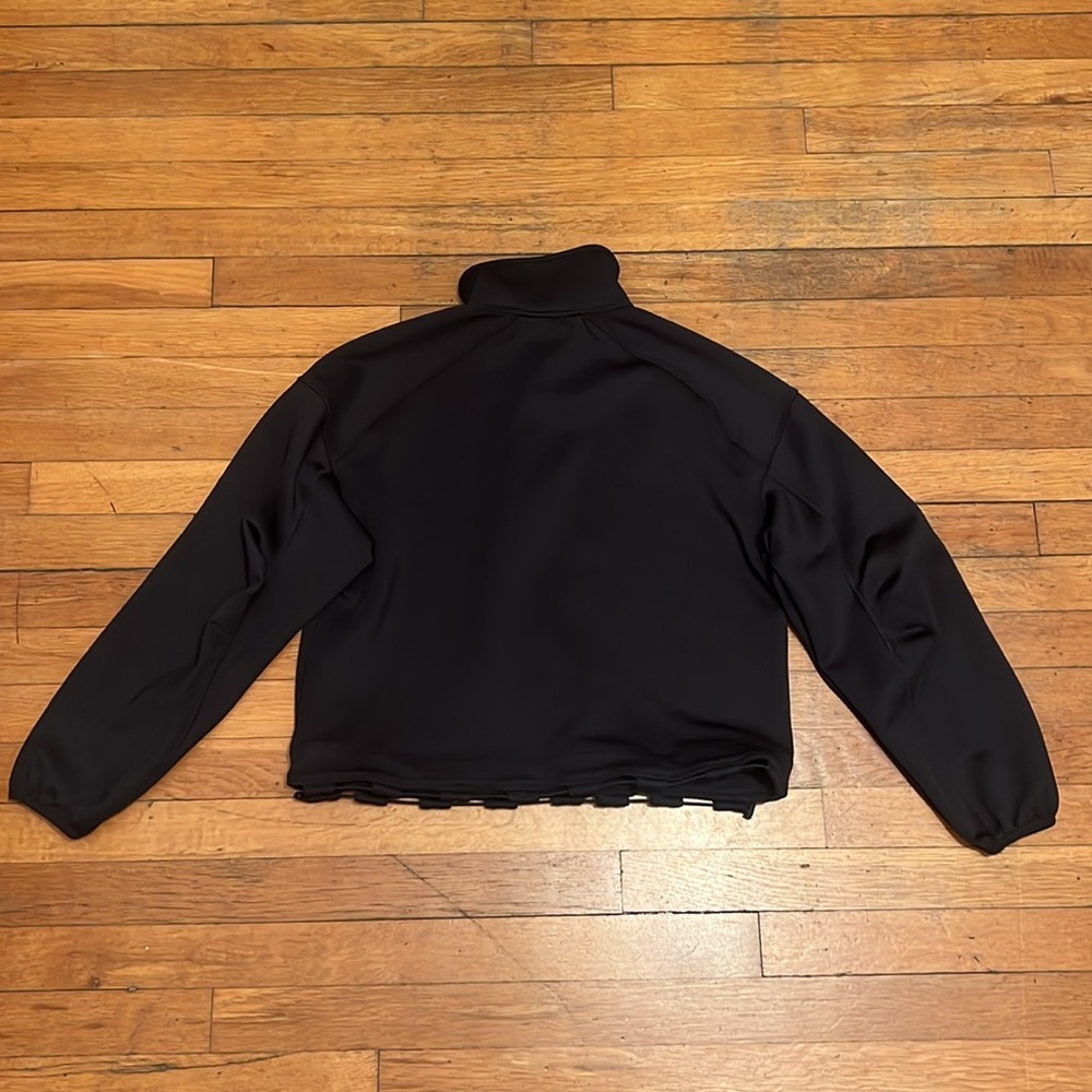 Fabletics Barrier Scuba Oversized Pullover in Black, size XS - Picture 12 of 13